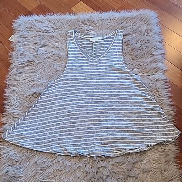 NWT Umgee womens light blue and white‎ stripped vneck flowy soft tank top - Picture 1 of 6